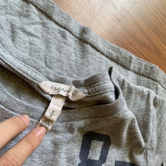 Basic Aeropostale shirt - Picture 3 of 3